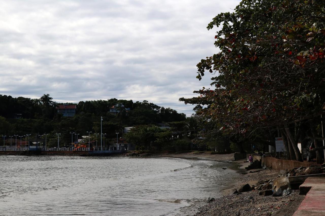 Curta Praia Do Quilombo - Lunata 佩尼亚 外观 照片