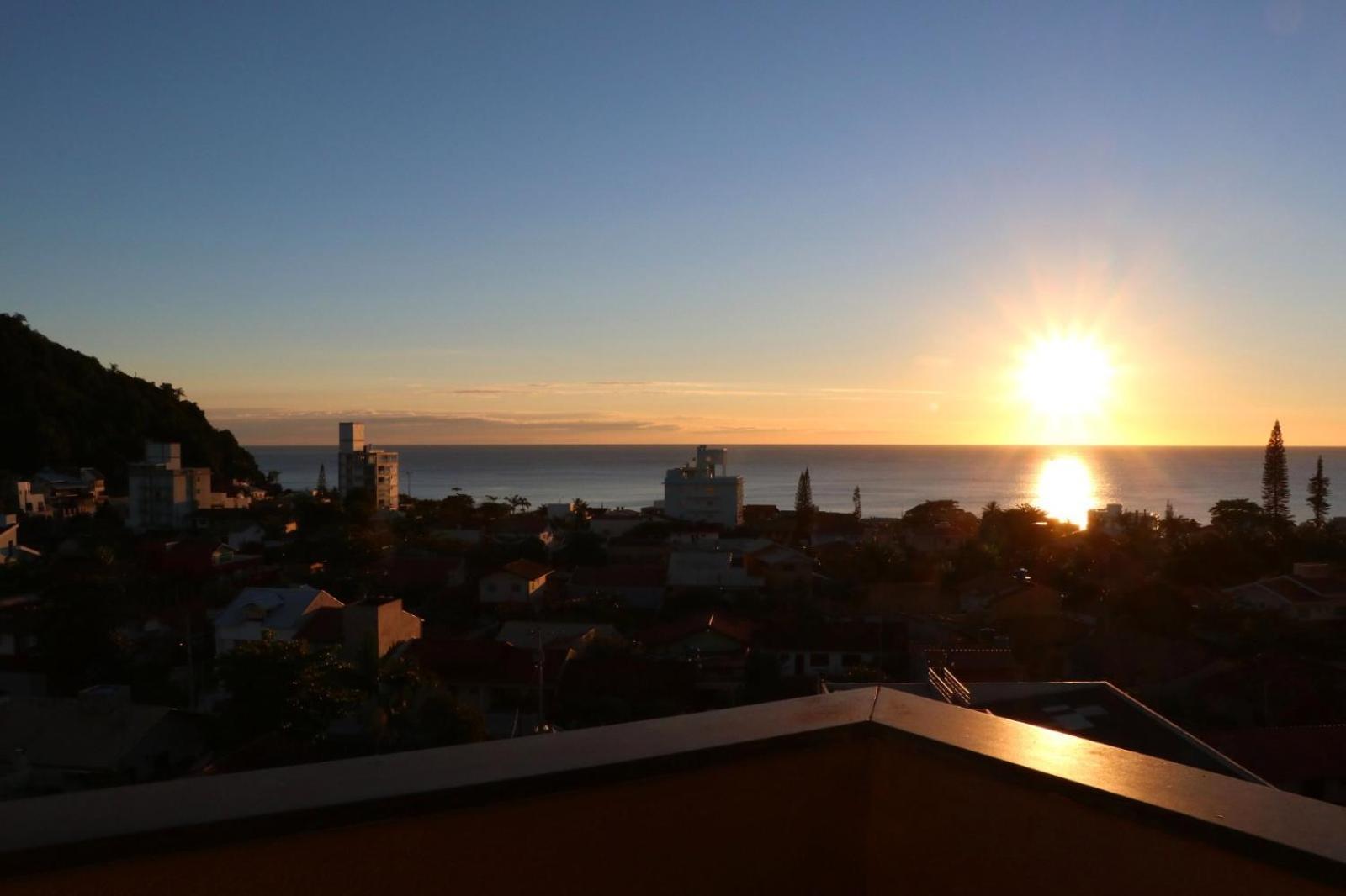 Curta Praia Do Quilombo - Lunata 佩尼亚 外观 照片